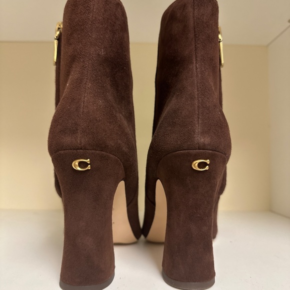 Mocha Suede coach booties - Picture 4 of 4